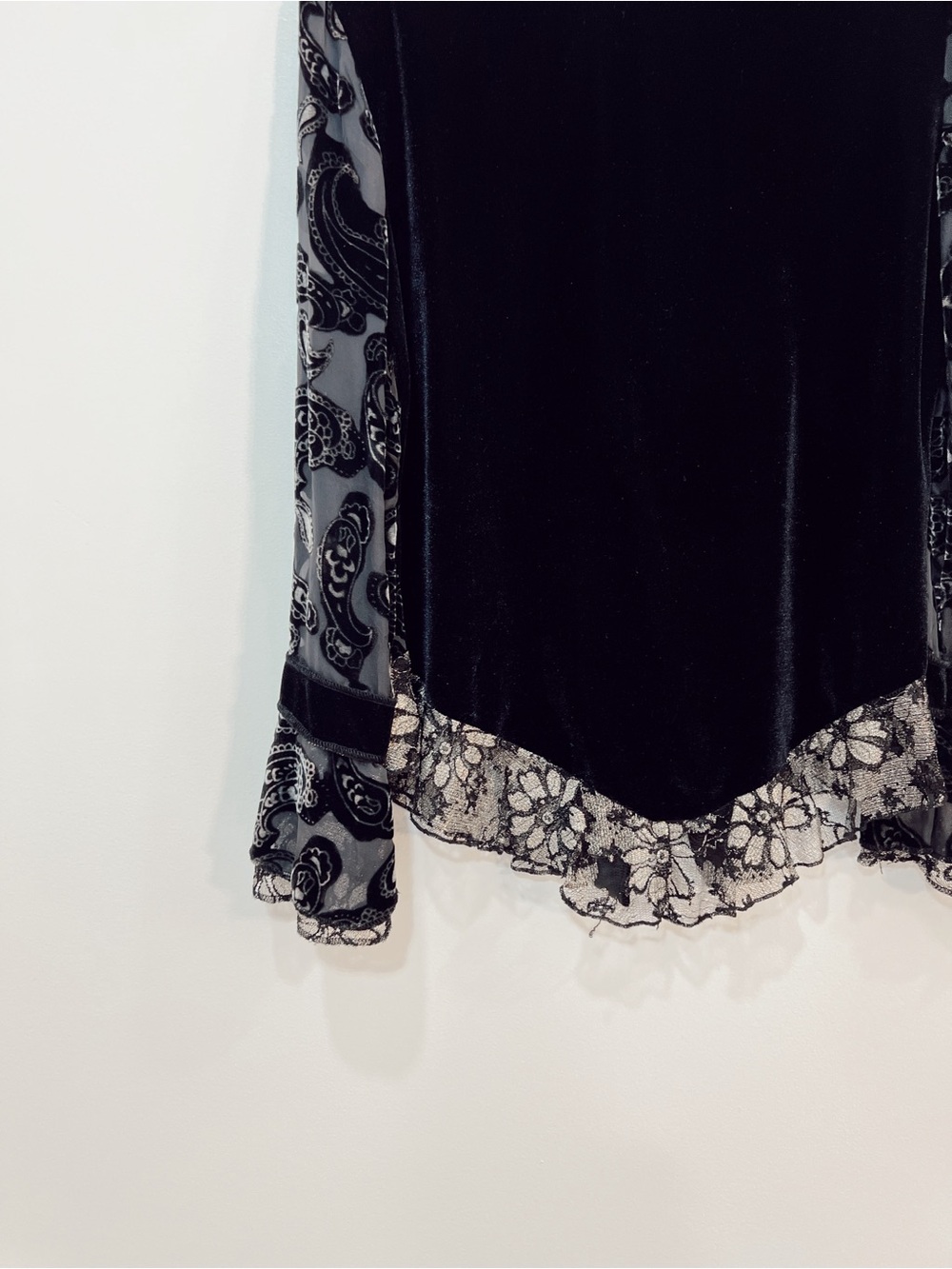 Vintage 100% Silk Lacy Floral and Paisley Komono Jacket with Bell Sleeves - Picture 9 of 10